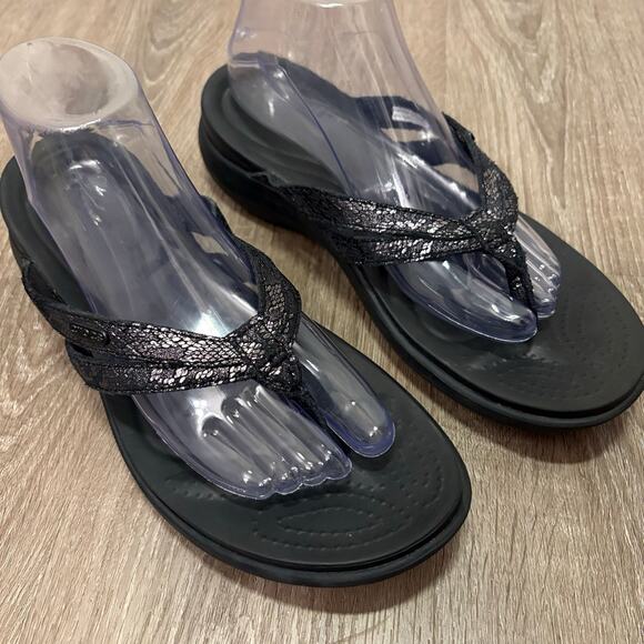 Crocs Shoes - Crocs Capri V Shimmer Snake Sandals Flip Flops Womens Sz 10 Black Metallic Thong
